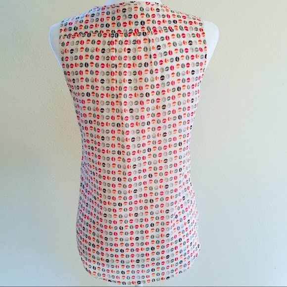 Gap Lip Print Button-Up Ruffle Top - Picture 6 of 8